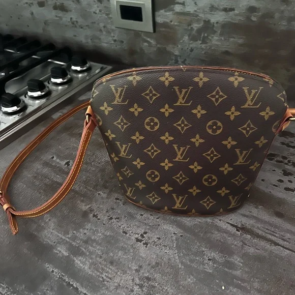 Authentic Louis Vuitton Drouot Crossbody Bag - Picture 3 of 8